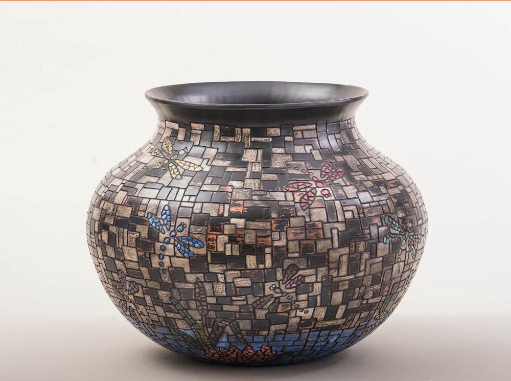 Dragon Fly Pot
