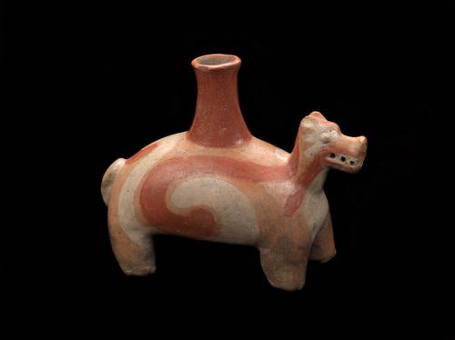 Animal effigy bottle of Underwater Panther