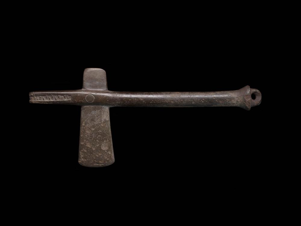 Monolithic axe